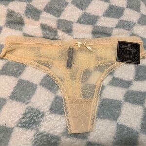 NWT Willshire Montana intimates Cream Lace Thong Panties 1X